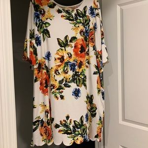 Scallop edge dress with POCKETS!